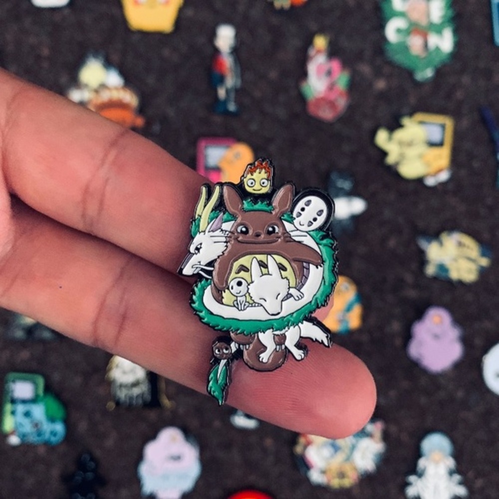 TOTORO ENAMEL PIN